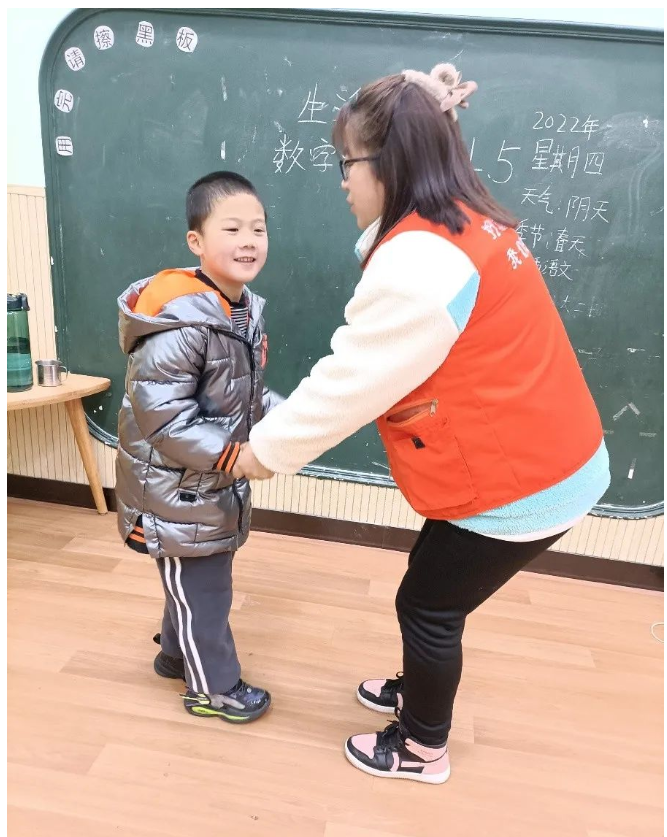 自闭症儿童在课堂上坐不住怎么办？